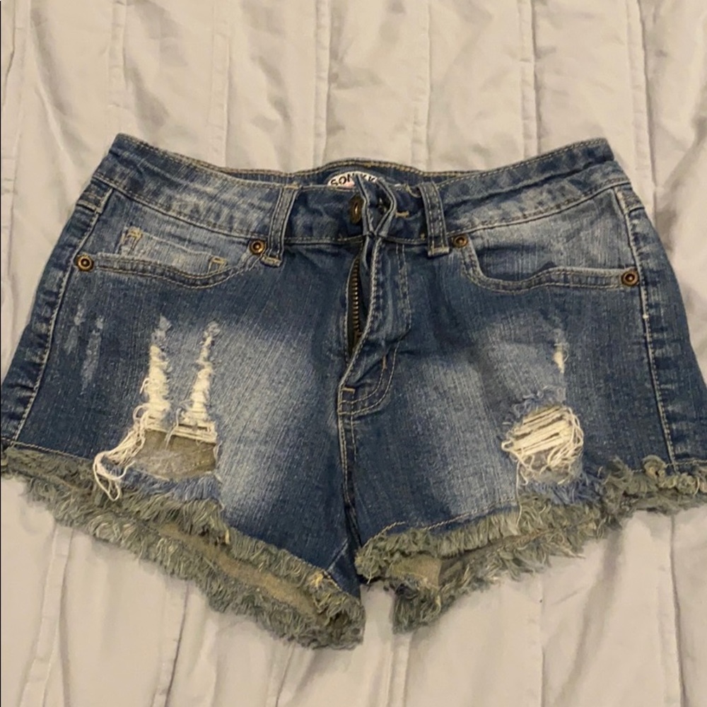 So Nikki denim jean shorts distressed size 14